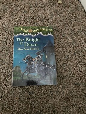 Mary Pope Osborne The Knight at Dawn (Blue) - Magic Tree House #2